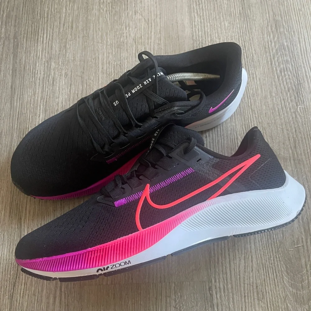 Nike Air Zoom Pegasus 38 Mens Size 10 Black Hyper Violet CW7356-011